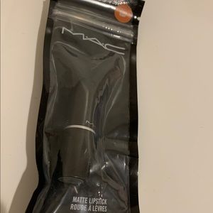 New Mac lipstick matte in velvet teddy